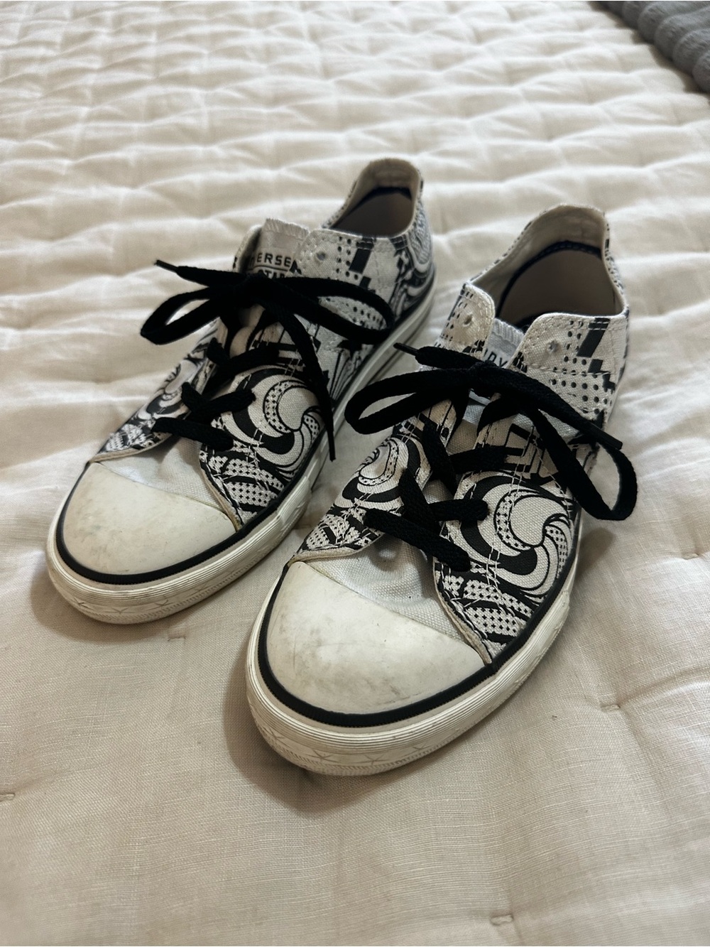 Converse Black and White Patterned Low Top Sneakers, size 6